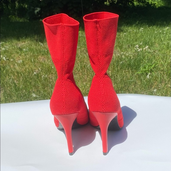 NWOT Brash Red Heeled Pointed Toe Ankle Boots - Picture 5 of 5